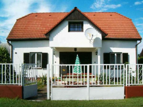 Holiday home in Balatonmariafürdo 19243, Balatonújlak